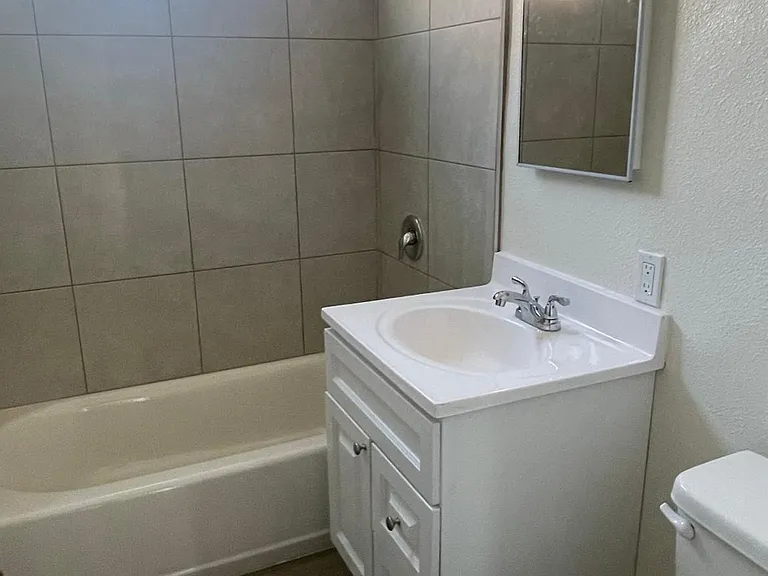 1505 N Stanton Pl — Photo 3