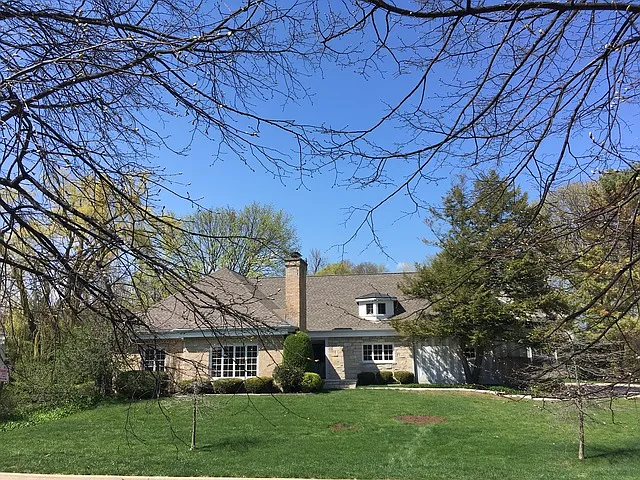 149 Burnham Pl photo 1