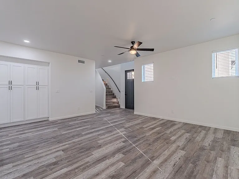 55 W Thomas Ln — Photo 26