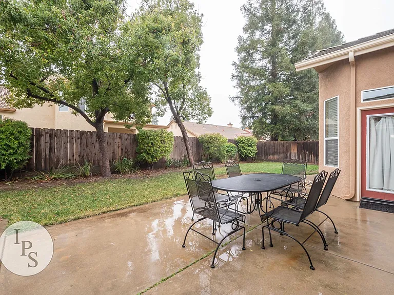 1891 E Oak Haven Dr — Photo 37