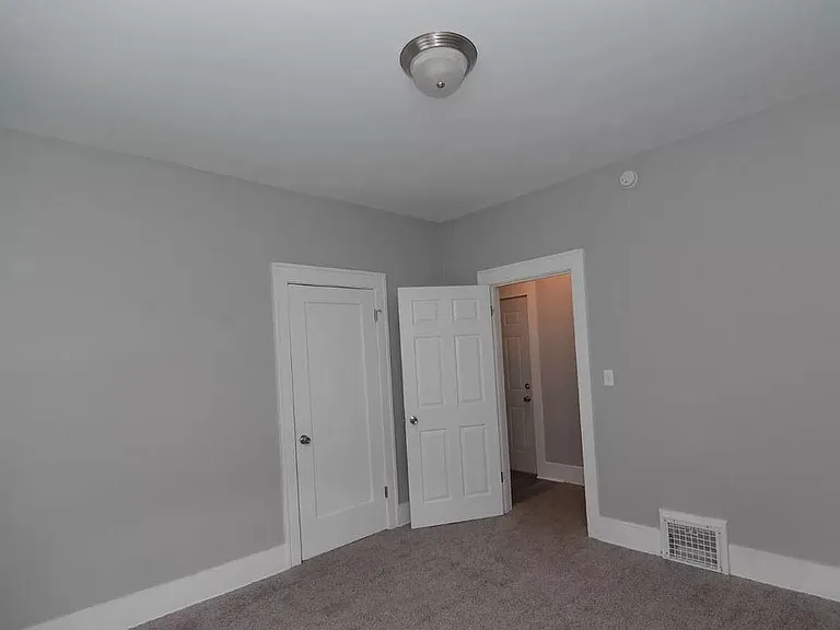 1451 W 4th St #4 — Photo 9