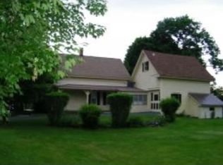 30 Manchester St, Pittsfield, NH 03263