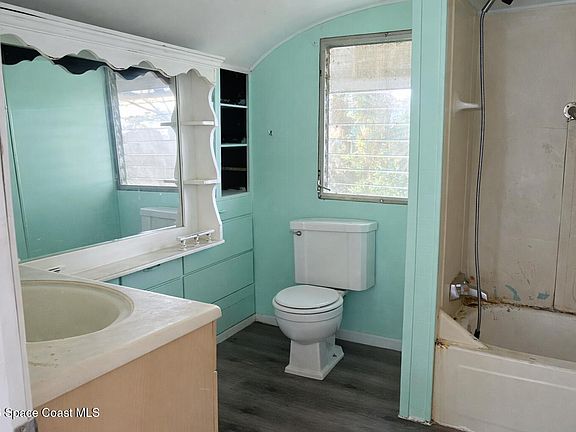 5th image of 1633 Highland Ct