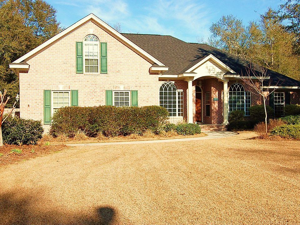 Beautiful all-brick executive home.