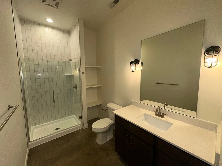 1632 Central Parkway — Photo 10