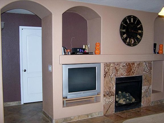 Built In & Fireplace