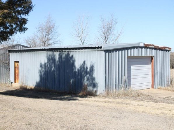 2706 W 14th Ave, Winfield, KS 67156