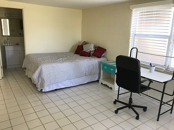 3rd image of 1825 Shadow Ln APT A