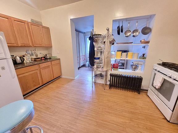 4th image of 5346 N Winthrop Ave #2