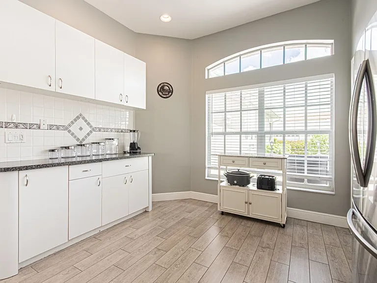 12855 Devonshire Lakes Cir — Photo 9
