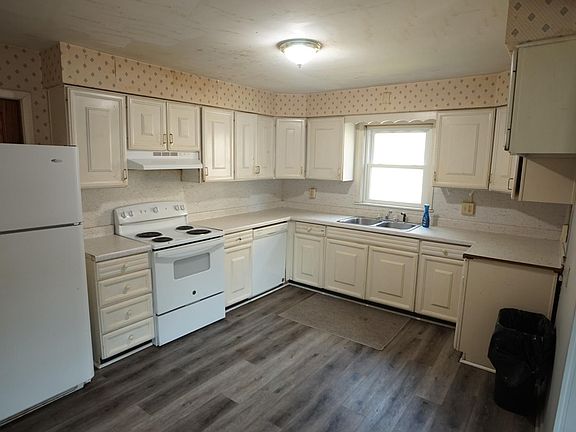 2nd image of 406 7th Ave S