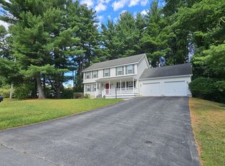 4 Round Table Rd, Saratoga Springs, NY 12866