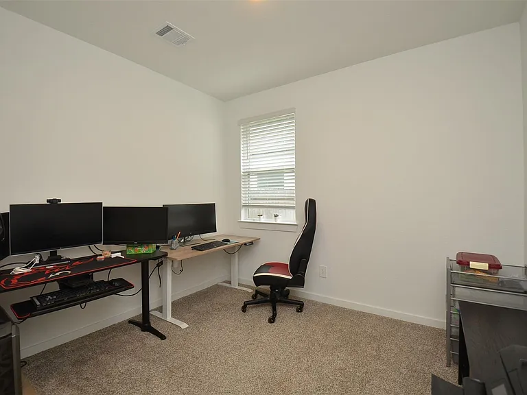 1696 Daylight Lake Dr — Photo 9