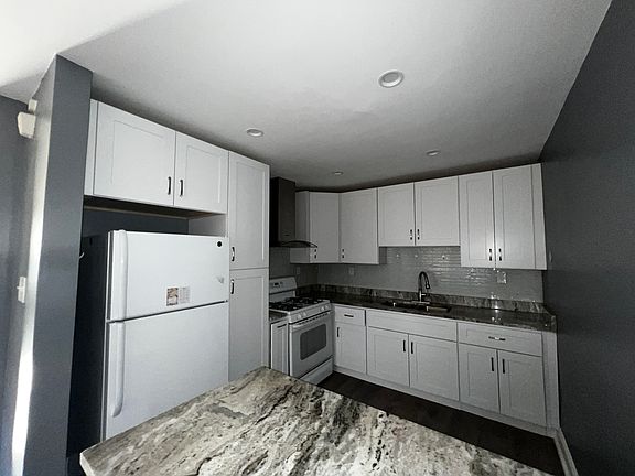 4th image of 813 Solly Ave Floor 2