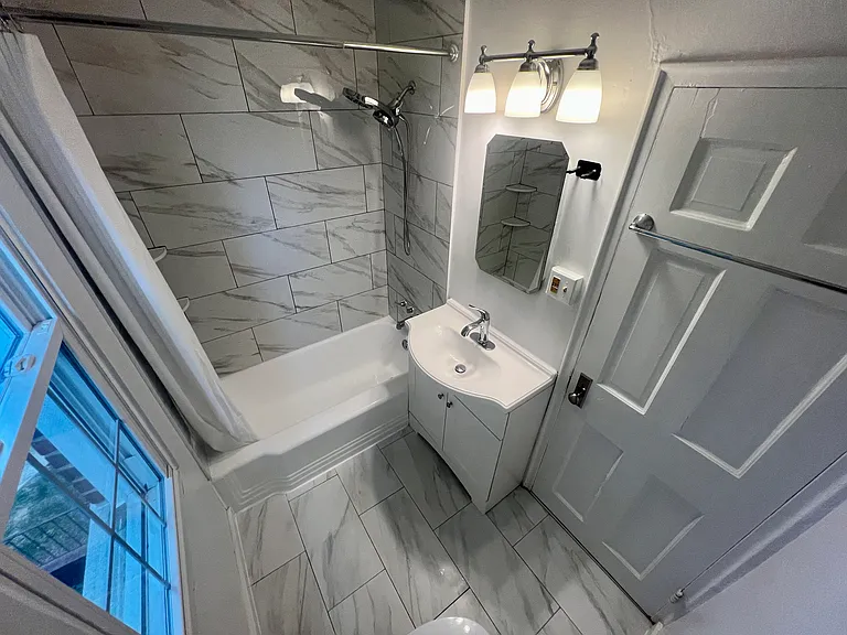 17 Auburn Ct #C — Photo 5