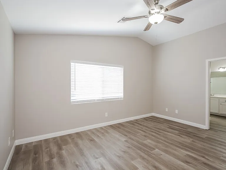 9503 Diamond Bridge Ave — Photo 8