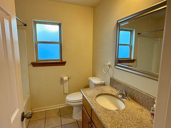 5th image of 115 Lakeview St