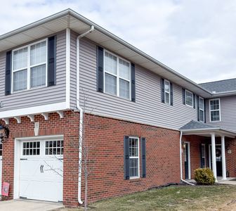 106 Essex Ln Unit 4, Savoy, IL, 61874