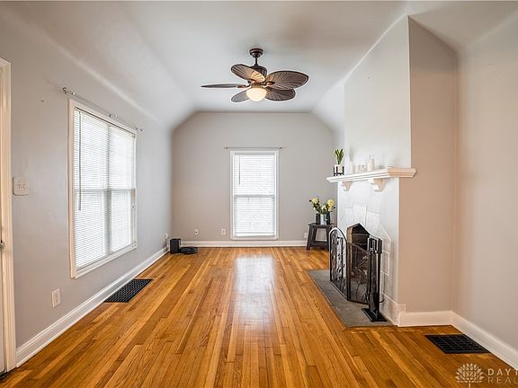 5th image of 3090 Little York Rd