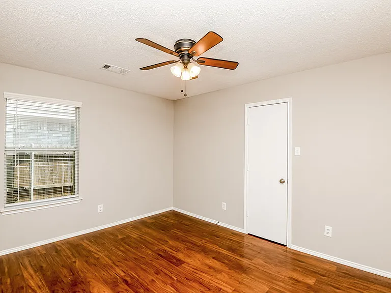 1706 Tonya May Ln — Photo 14