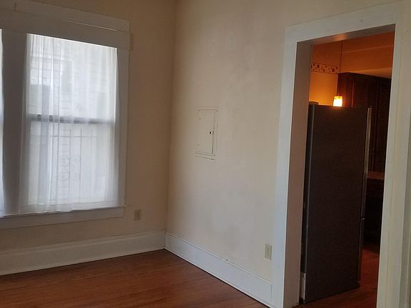 Dining Room between Liv Rm and Kitchen