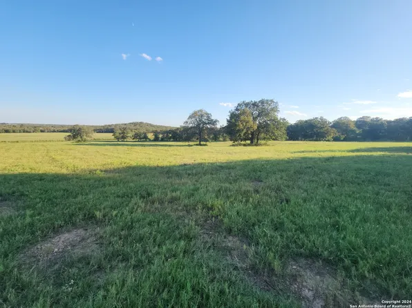 4940 GRAVEL PIT RD, Kingsbury, TX 78638