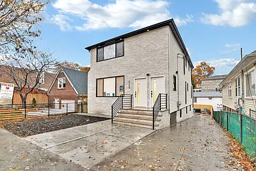 3166 Philip Avenue in Throgs Neck