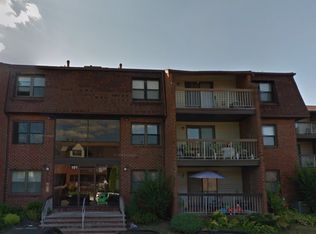101 Beverly Hills Ter APT B, Woodbridge, NJ 07095