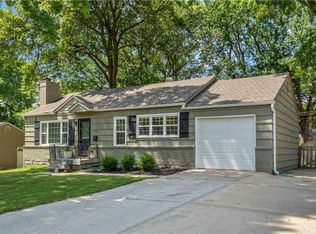 10718 Sharon Ln, Shawnee, KS 66203