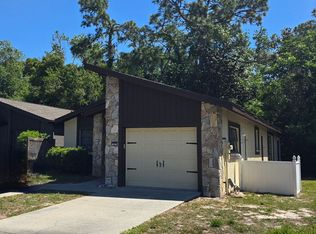17 Dogwood Dr, Homosassa, FL 34446