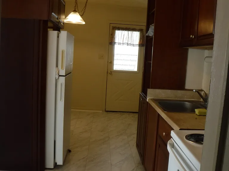 116 S G St #B — Photo 2