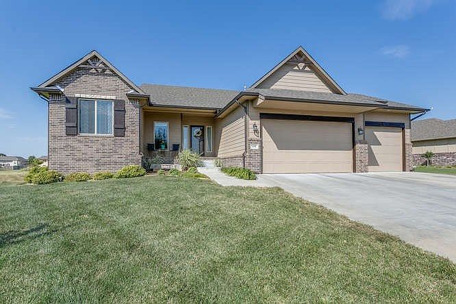 1st image of 600 E Stone Lake Cir