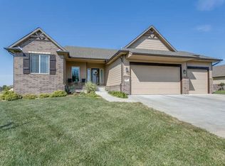 600 E Stone Lake Cir, Augusta, KS 67010