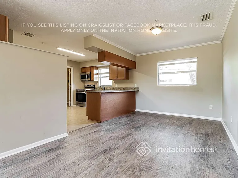 992 Union St — Photo 6