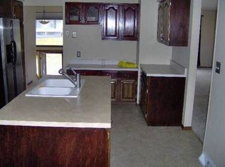 3720 Tanager Dr NE, Cedar Rapids, IA 52402