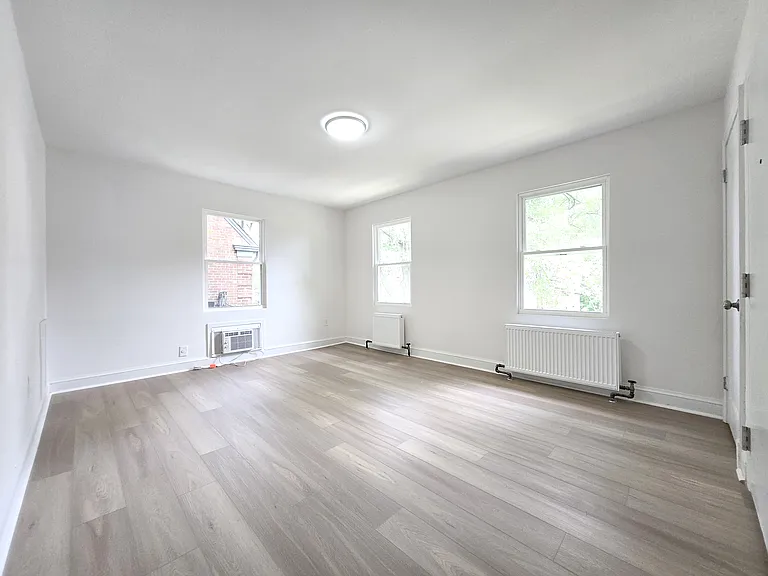4526 Avondale St #1 — Photo 8