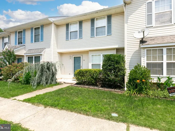 33 Grant Ln, Berlin, NJ 08009