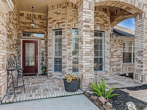 3rd image of 107 Green Cedar Dr