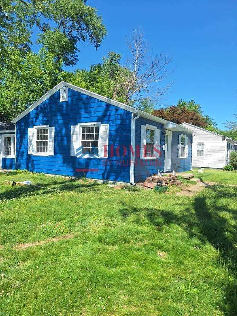 Building Photo - 1800 Waggoner Ave