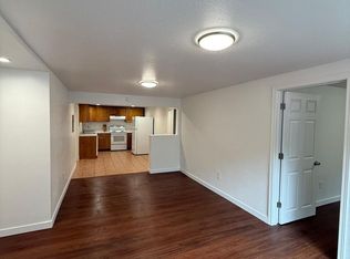 12326 33rd Ave NE APT 7, Seattle, WA 98125