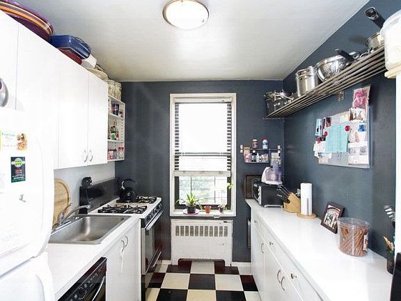 4th image of 530 Riverdale Ave APT 4D