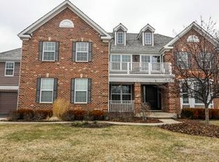 211 Saddle Ln, Fox River Grove, IL