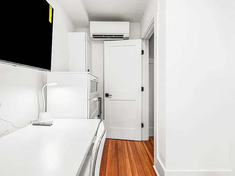 18 Benedict St #8 — Photo 3