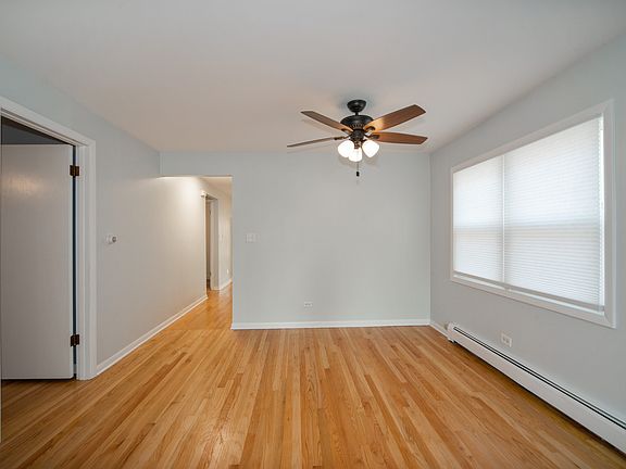 3rd image of 6166 N Melvina Ave