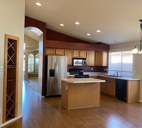4th image of 1091 W Jeanine Dr