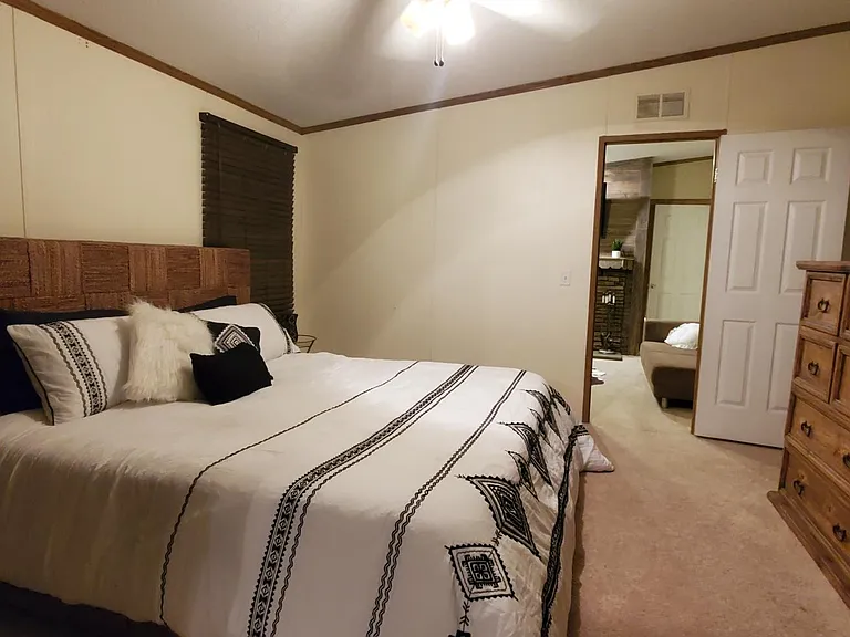 5809 Parkside Ct — Photo 9