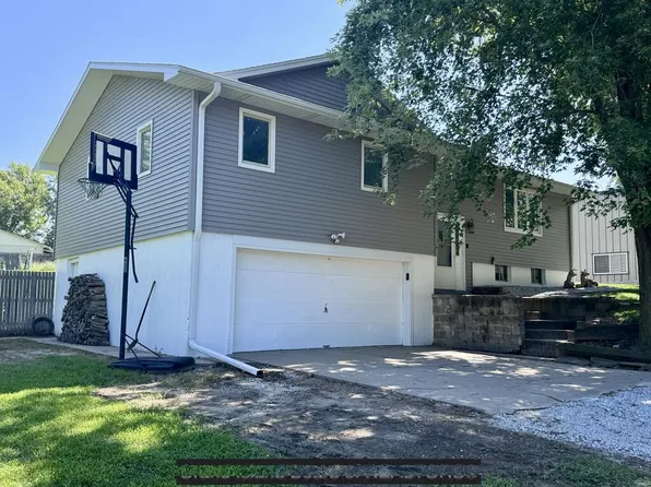 112 Canyon Dr, Phillips, NE 68865