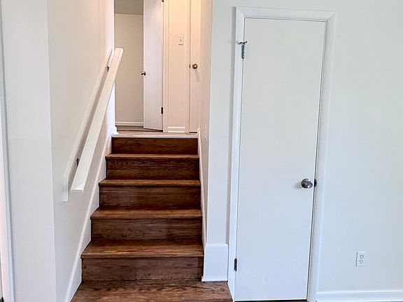 3rd image of 231 & 235 Kenwood Ave #235