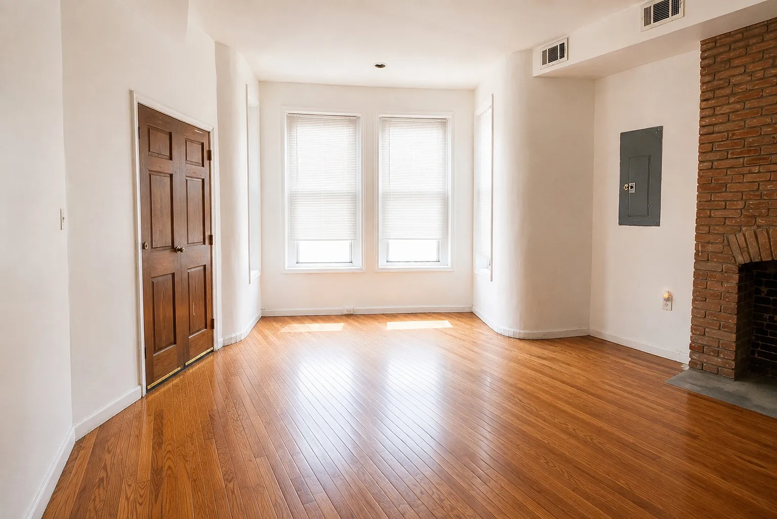 1 bed, $2,500 — Photo 4