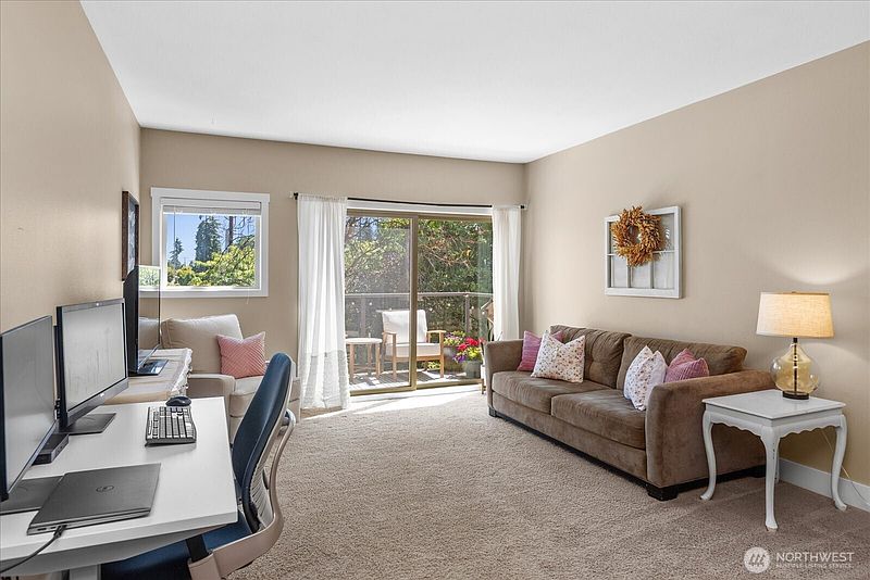 5th image of 8503 Bowdoin Way #204